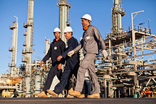 Analisis Minyak Naik di Tengah Ketidakpastian Supply Venezuela - Data Pasar 2025-12-12