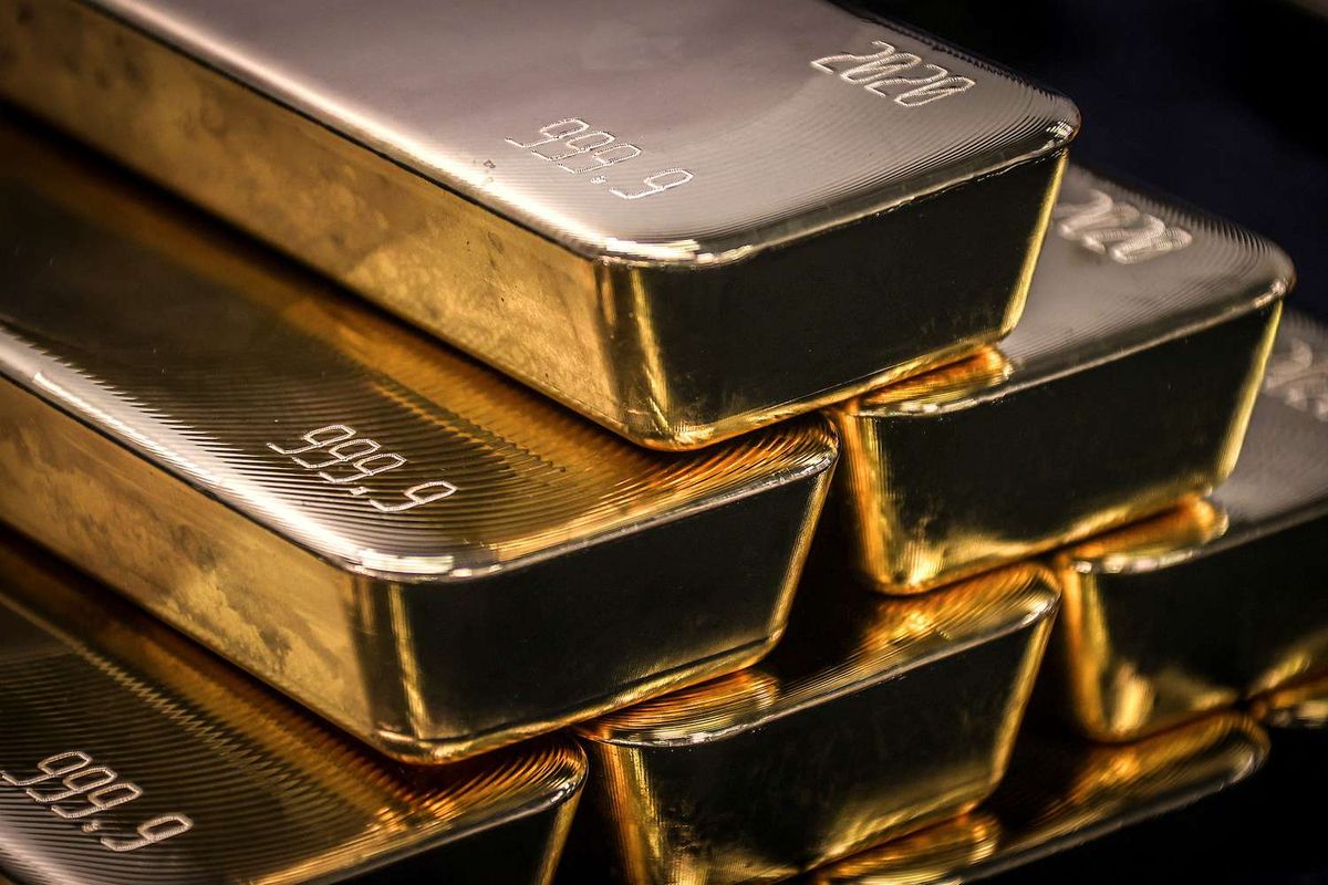 Analisis Emas Cetak Rekor, Dolar AS Melemah - Data Pasar 2026-01-23