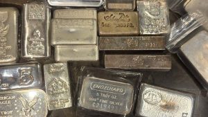 Silver Pulih Tipis, Investor Waspadai Yield AS